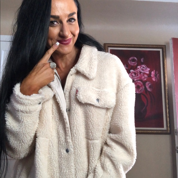 Levi's Other - Levi’s fuzzy bear fabric coat lined